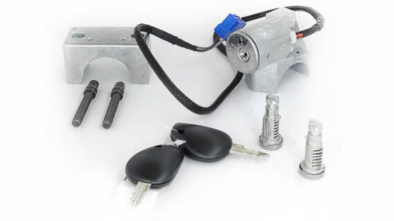 1368858, 1380452 Steering Lock and door locks; SET